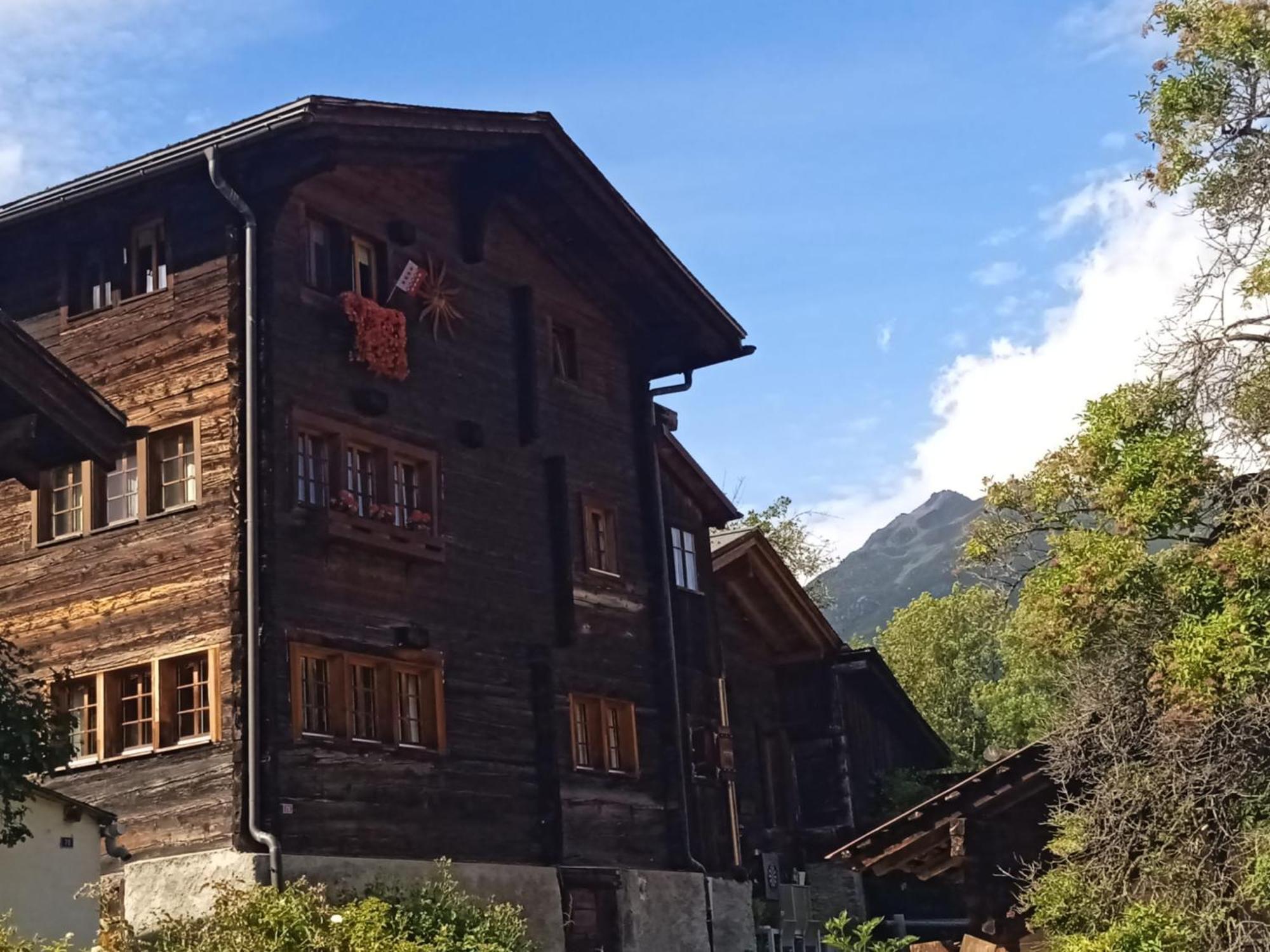 Heimeliges Walliserhaus Фиш Екстериор снимка